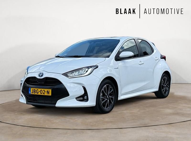 Wit Gebruikt 2021 Toyota Yaris Team Hatchback | € 21.790 (Eerlijke prijs) - Afbeelding 1/4