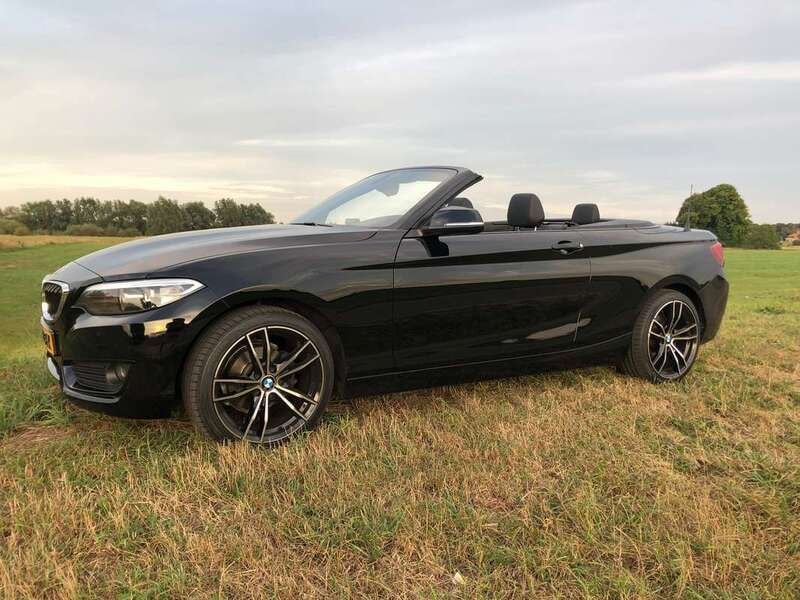 Zwart Gebruikt 2016 BMW 218 Cabriolet | € 17.950 (Eerlijke prijs) - Afbeelding 1/4
