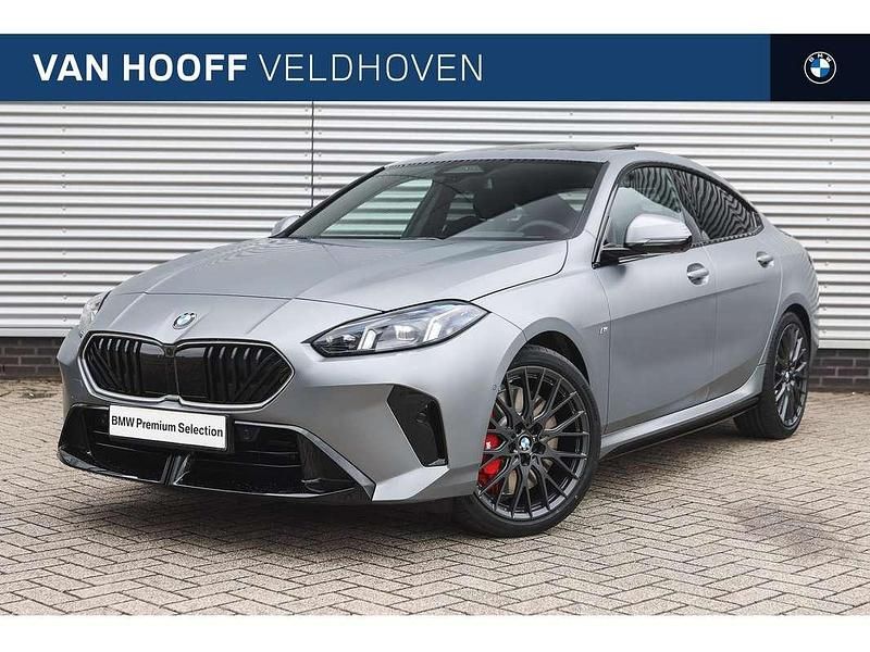 Grijs Gebruikt 2025 BMW 220 Executive Coupé | € 61.616 - Afbeelding 1/4