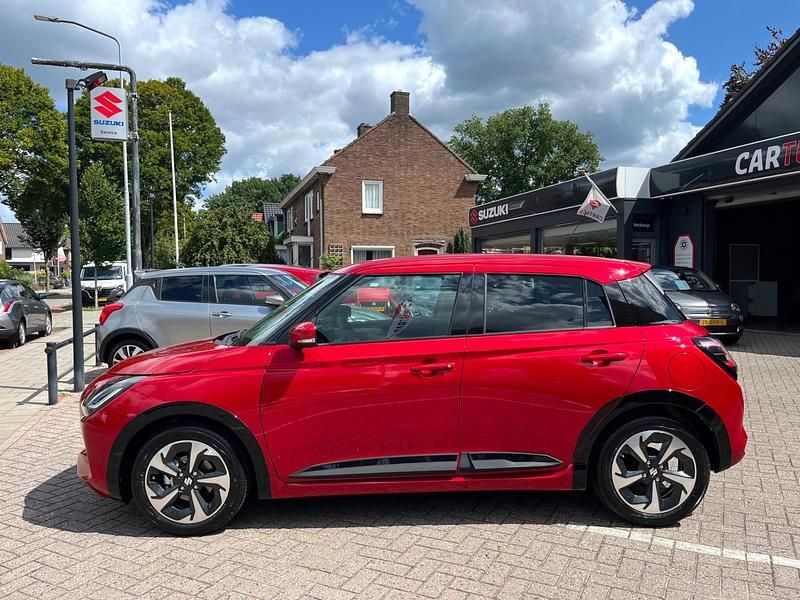 Occasion Suzuki Swift Style 83 PK (61 kW) 2025 Rood Hatchback