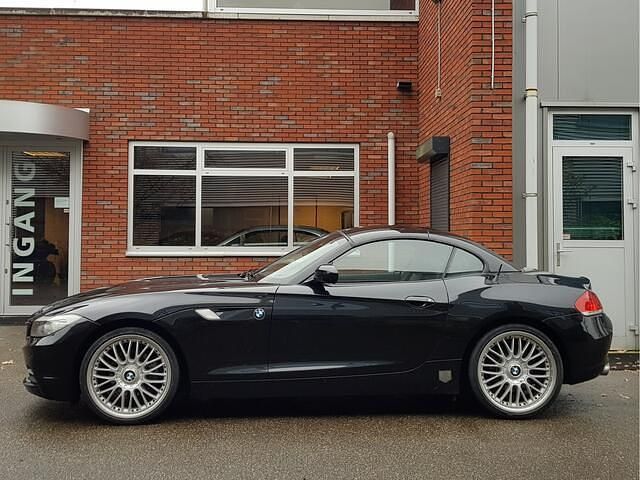 Zwart (metallic) Occasion 2009 BMW Z4 Executive Cabriolet | € 14.995 (Goede deal) - Afbeelding 1/4