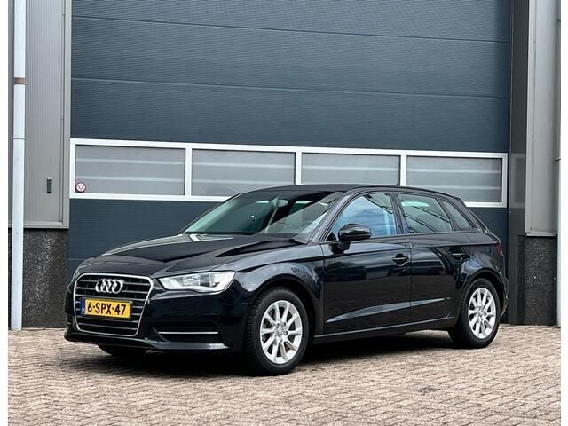 Zwart Gebruikt 2013 Audi A3 Sportback Attraction Hatchback | € 8.450 (Eerlijke prijs) - Afbeelding 1/4