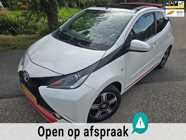 Wit Gebruikt 2017 Toyota Aygo Hatchback | € 9.999 (Eerlijke prijs) - Afbeelding 1/4