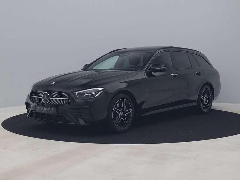 Zwart Gebruikt 2022 Mercedes E300 AMG line Stationwagen | € 42.750 (Eerlijke prijs) - Afbeelding 1/2
