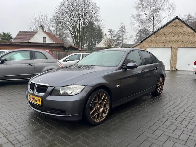 Bruin Gebruikt 2008 BMW 320 Sedan | € 4.750 (Goede deal) - Afbeelding 1/4