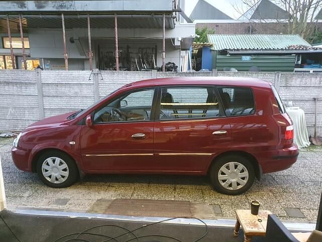 Occasion Kia Carens EX 139 PK (102 kW) 2005 Rood (metallic) MPV