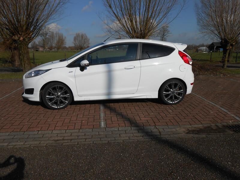 Occasion Ford Fiesta ST-Line 125 PK (91 kW) 2017 Wit Hatchback
