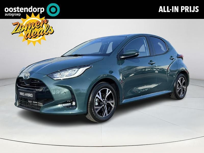 Groen Gebruikt 2025 Toyota Yaris Hybrid Hatchback | € 31.945 - Afbeelding 1/4