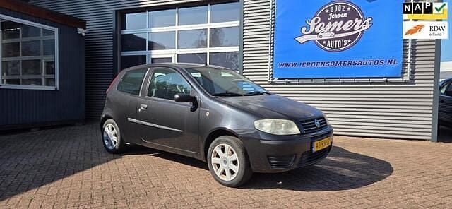 Zwart Gebruikt 2005 Fiat Punto Hatchback | € 1.150 (Eerlijke prijs) - Afbeelding 1/4
