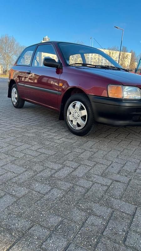 Occasion 1993 Toyota Starlet XLi Hatchback | € 3.000 - Afbeelding 1/4