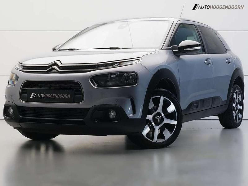 Grijs (metallic) Gebruikt 2020 Citroën C4 Cactus PureTech Hatchback | € 12.945 (Eerlijke prijs) - Afbeelding 1/4