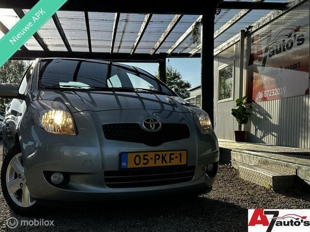 Grijs Gebruikt 2006 Toyota Yaris Hatchback | € 2.799 (Eerlijke prijs) - Afbeelding 1/4