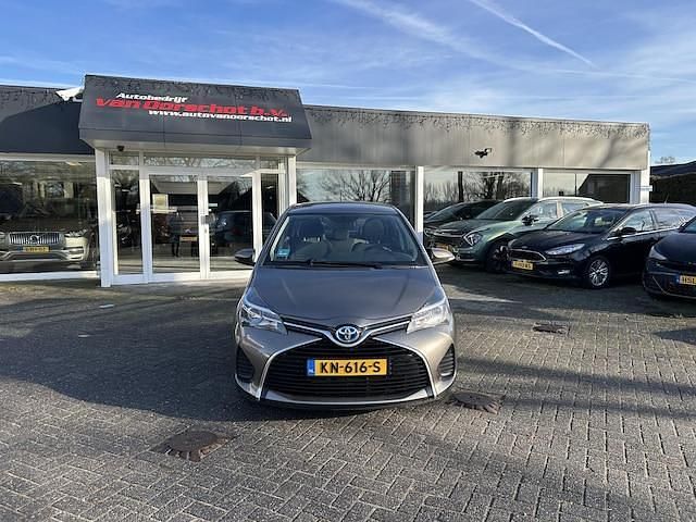 Occasion Toyota Yaris Hybrid 2016 Grijs Hatchback
