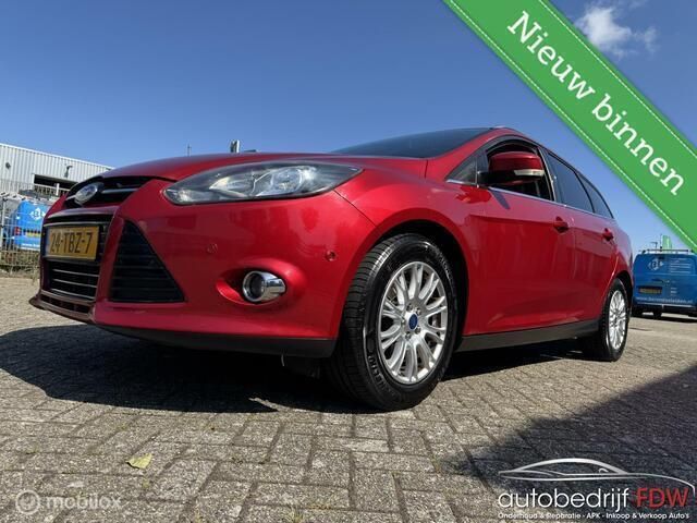 Rood Gebruikt 2012 Ford Focus Titanium Stationwagen | € 2.990 (Eerlijke prijs) - Afbeelding 1/4