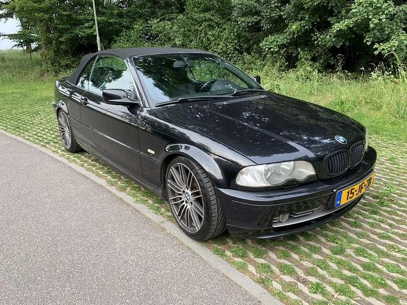 Zwart Gebruikt 2000 BMW 330 Cabriolet Cabriolet | € 7.550 (Eerlijke prijs) - Afbeelding 1/4
