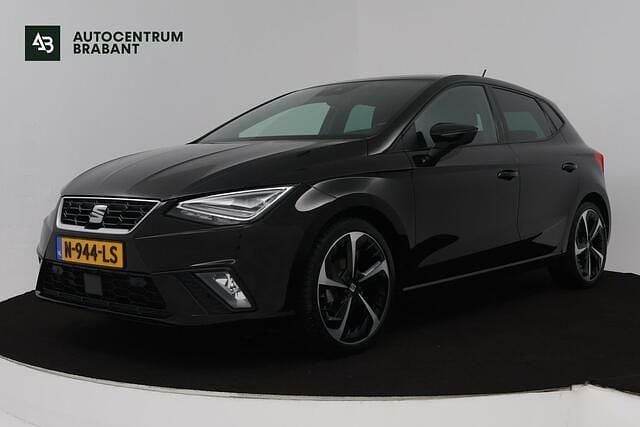 Zwart Gebruikt 2021 Seat Ibiza Business Hatchback | € 17.945 (Eerlijke prijs) - Afbeelding 1/4