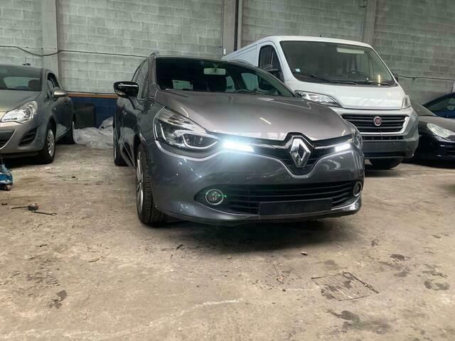 Grijs Gebruikt 2014 Renault Clio GrandTour Business Stationwagen | € 8.000 (Eerlijke prijs) - Afbeelding 1/4