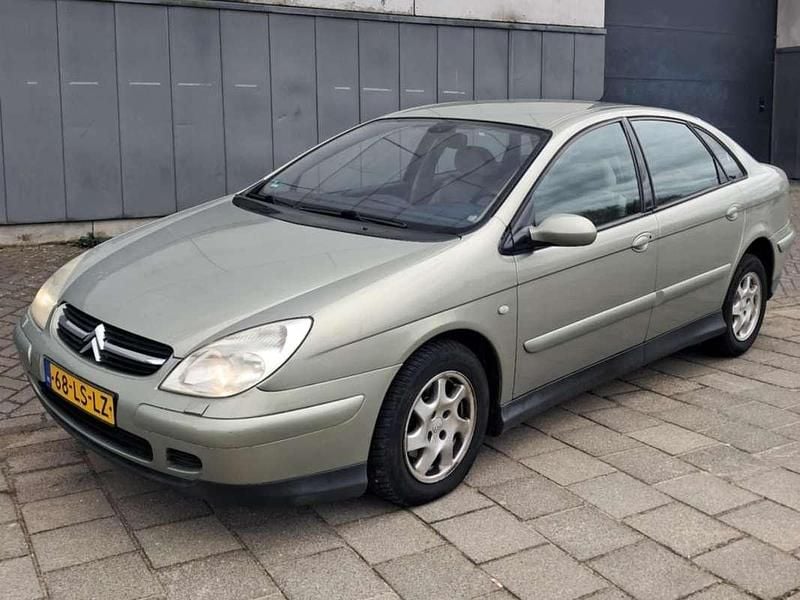 Groen Gebruikt 2003 Citroën C5 Exclusive Hatchback | € 1.500 - Afbeelding 1/4