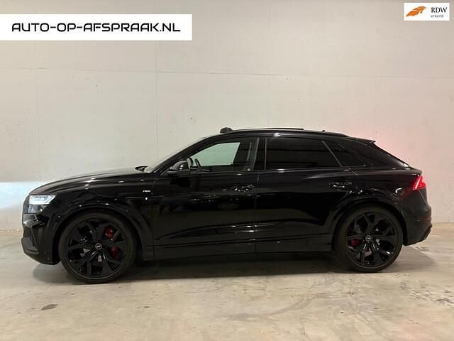 Zwart Gebruikt 2020 Audi Q8 S-Line SUV | € 62.950 (Iets duurder) - Afbeelding 1/4