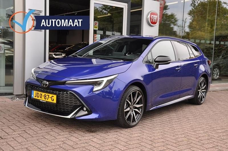 Blauw Gebruikt 2024 Toyota Corolla Sport Stationwagen | € 35.950 (Duur) - Afbeelding 1/4