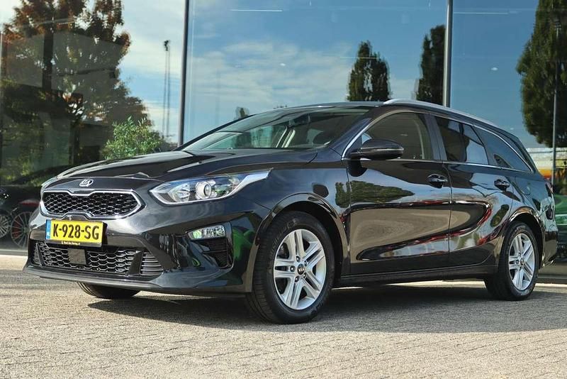 Zwart Gebruikt 2021 Kia Ceed Sportswagon Stationwagen | € 18.900 (Goede deal) - Afbeelding 1/4