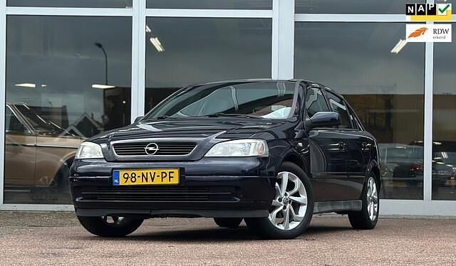 Blauw Gebruikt 2004 Opel Astra Njoy Hatchback | € 2.894 (Eerlijke prijs) - Afbeelding 1/3