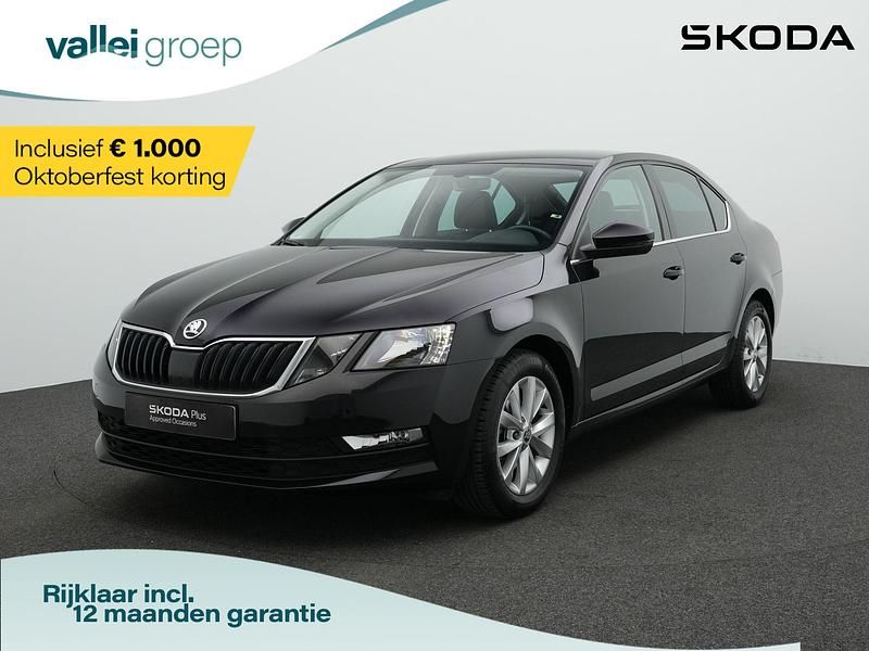 Zwart Gebruikt 2020 Skoda Octavia Business Line Hatchback | € 16.900 (Super prijs) - Afbeelding 1/4