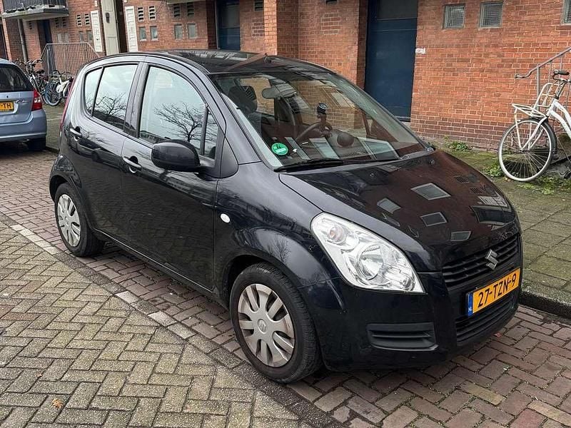 Zwart Gebruikt 2012 Suzuki Splash Comfort Hatchback | € 2.000 (Iets duurder) - Afbeelding 1/4