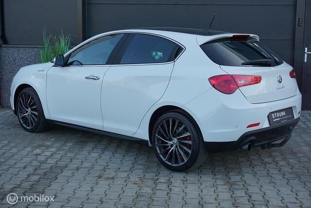 Occasion Alfa Romeo Giulietta Business 170 PK (125 kW) 2012 Wit Hatchback