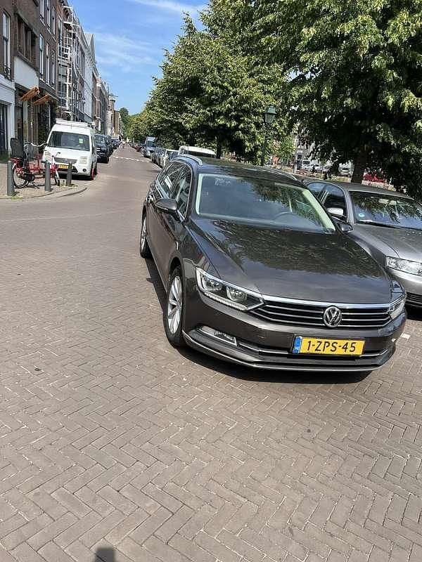 Bruin Gebruikt 2015 VW Passat Highline Stationwagen | € 7.750 - Afbeelding 1/4