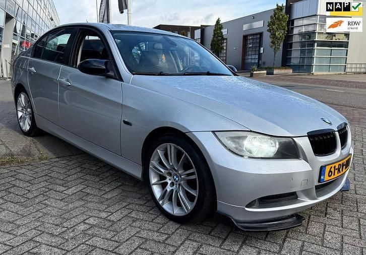 Gebruikt 2005 BMW 318 Executive | € 3.450 - Afbeelding 1/4
