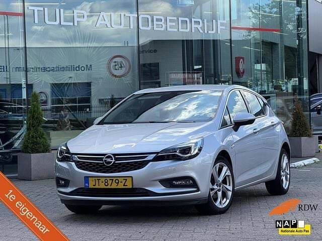 Grijs Gebruikt 2016 Opel Astra Innovation Hatchback | € 11.490 (Goede deal) - Afbeelding 1/4