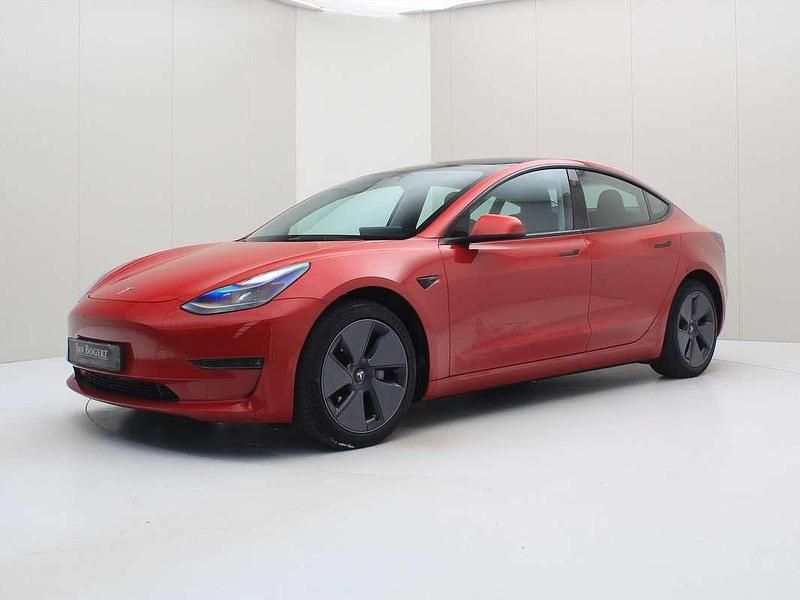Rood Gebruikt 2022 Tesla Model 3 Long Range AWD Sedan | € 32.900 (Eerlijke prijs) - Afbeelding 1/4