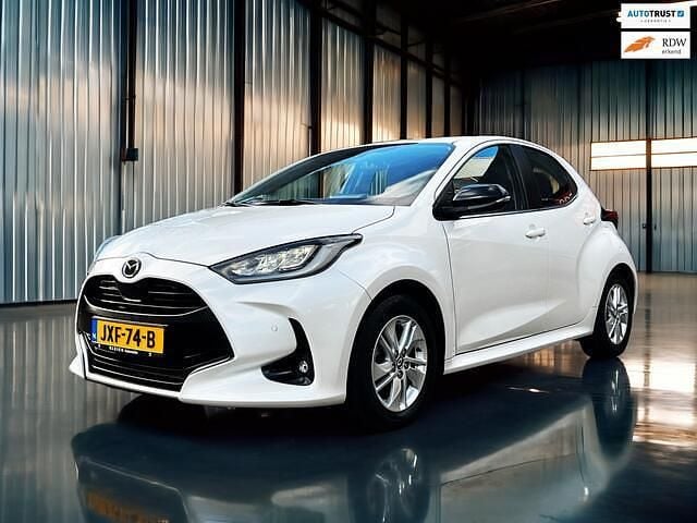 Wit Occasion 2022 Mazda 2 Hatchback | € 18.940 (Goede deal) - Afbeelding 1/4