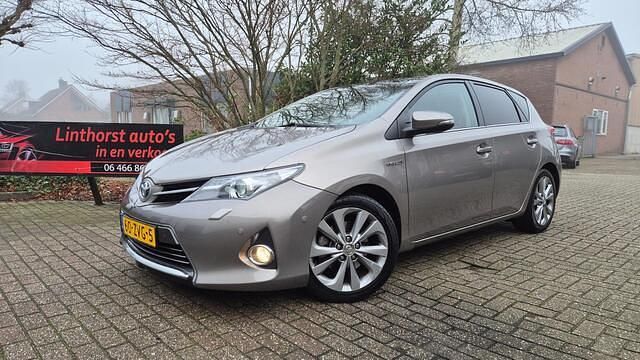 Bruin Occasion 2013 Toyota Auris Hatchback | € 7.499 (Eerlijke prijs) - Afbeelding 1/4