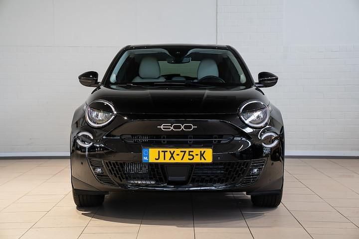 Occasion Fiat 600 La Prima 101 PK (74 kW) 2025 Zwart SUV
