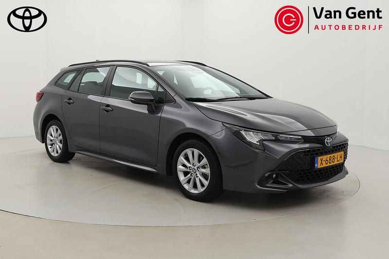Grijs Gebruikt 2023 Toyota Corolla Active Stationwagen | € 26.999 - Afbeelding 1/4