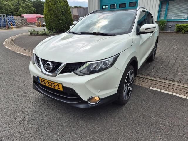 Wit Gebruikt 2015 Nissan Qashqai Tekna SUV | € 9.999 (Eerlijke prijs) - Afbeelding 1/4