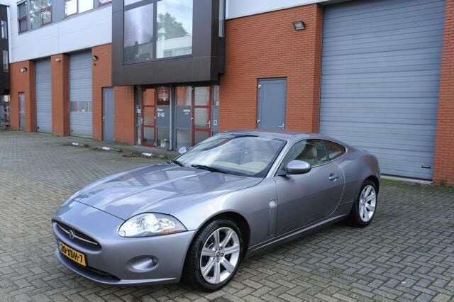 Grijs Gebruikt 2007 Jaguar XK Coupé | € 19.950 (Goede deal) - Afbeelding 1/4