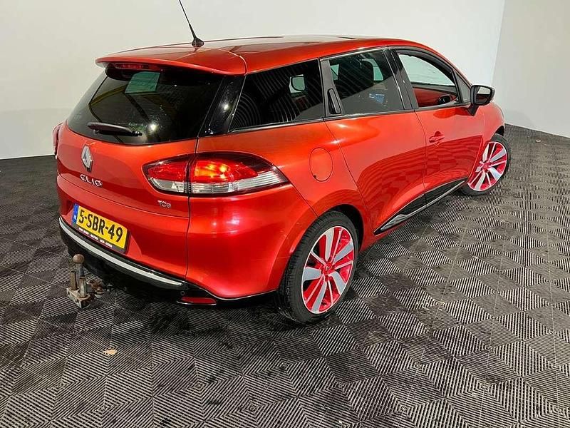 Occasion Renault Clio GrandTour Dynamique 90 PK (66 kW) 2013 Rood Stationwagen