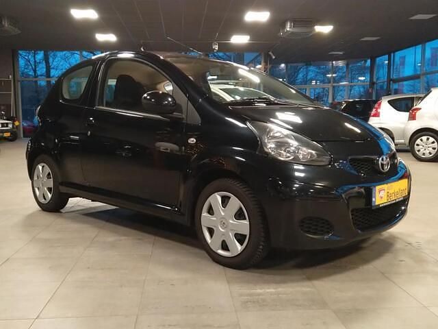 Occasion Toyota Aygo 68 PK (50 kW) 2009 Zwart (metallic) Hatchback