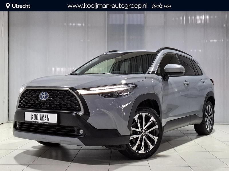 Grijs Gebruikt 2024 Toyota Corolla Cross Edition SUV | € 37.749 (Eerlijke prijs) - Afbeelding 1/2