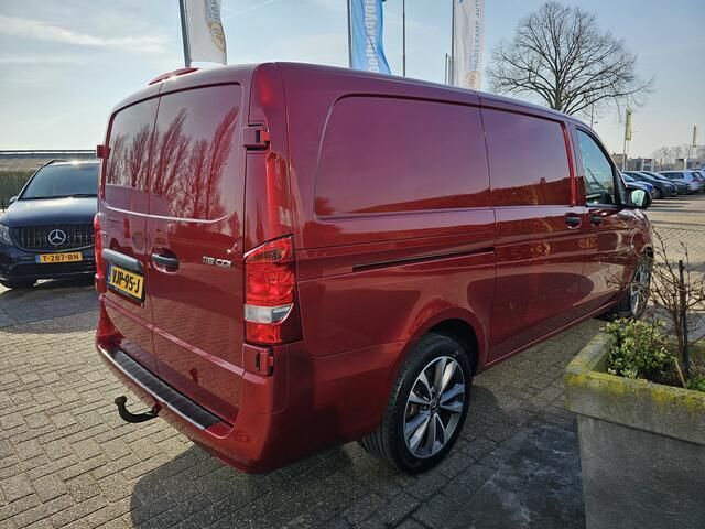 Occasion Mercedes Vito 165 PK (121 kW) 2021 Rood Van