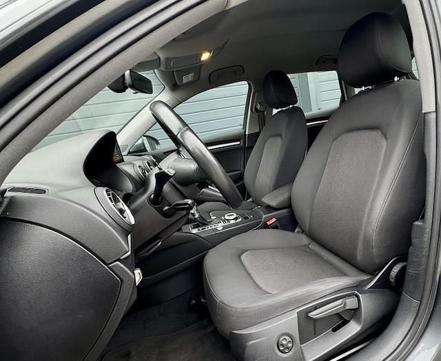 Occasion Audi A3 Sportback e-tron Sport 2017 Grijs (metallic) Hatchback