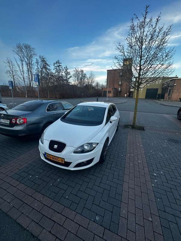 Gebruikt 2010 Seat Leon Ecomotive Sedan | € 4.950 (Eerlijke prijs) - Afbeelding 1/4