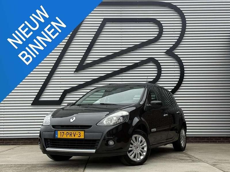 Zwart Occasion 2011 Renault Clio II Collection Hatchback | € 3.193 (Eerlijke prijs) - Afbeelding 1/4