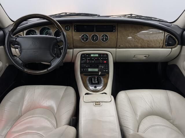 Occasion Jaguar XKR 396 PK (291 kW) 2003 Zwart, metallic lak Coupé