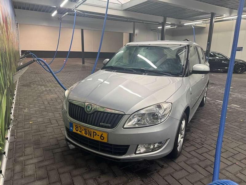 Zilver Gebruikt 2011 Skoda Fabia GreenLine Stationwagen | € 1.500 (Eerlijke prijs) - Afbeelding 1/4