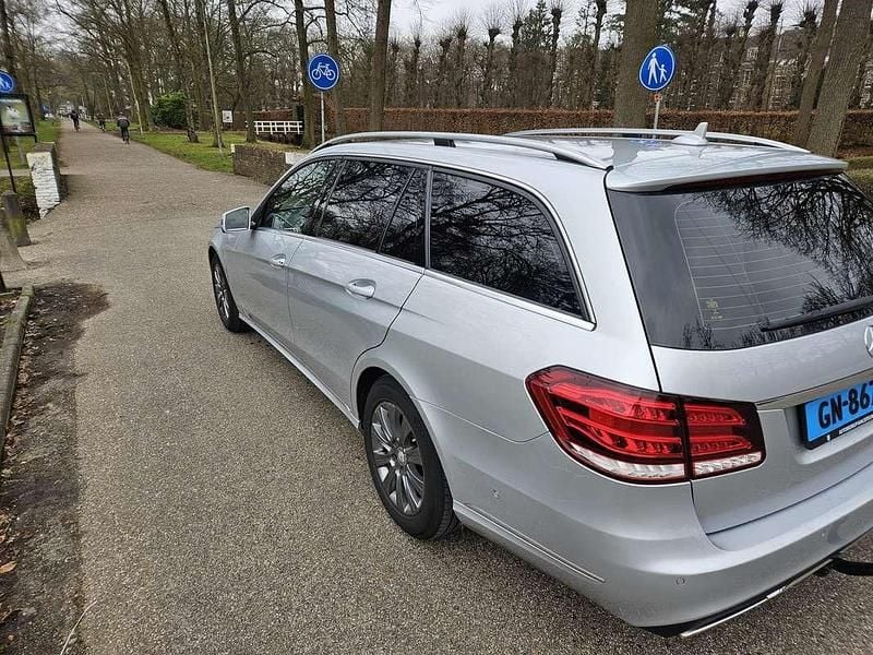 Zilver Gebruikt 2015 Mercedes E300 Stationwagen | € 4.750 (Eerlijke prijs) - Afbeelding 1/4