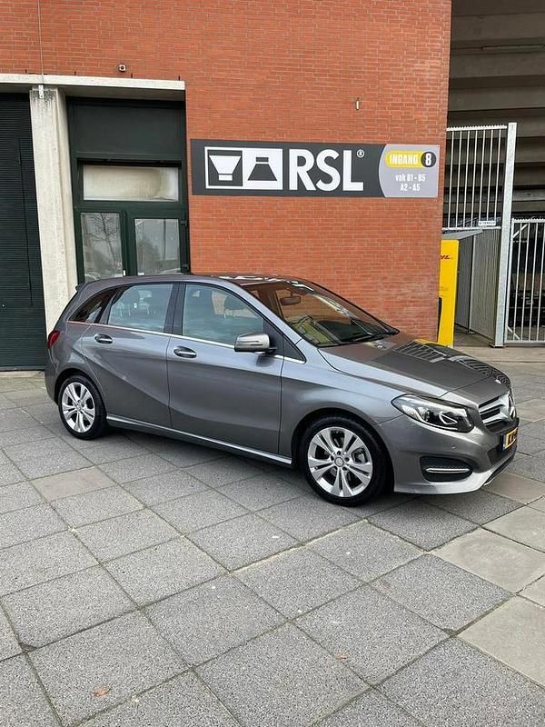 Occasion 2016 Mercedes B180 MPV | € 18.000 (Eerlijke prijs) - Afbeelding 1/4